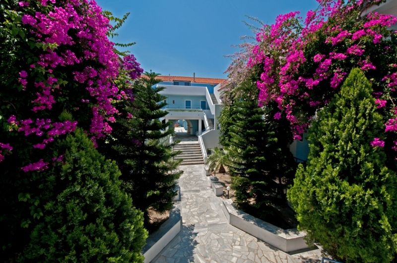 Zefiros Beach Hotel Mykali Екстериор снимка