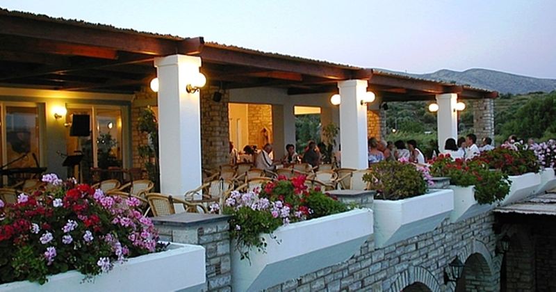 Zefiros Beach Hotel Mykali Екстериор снимка