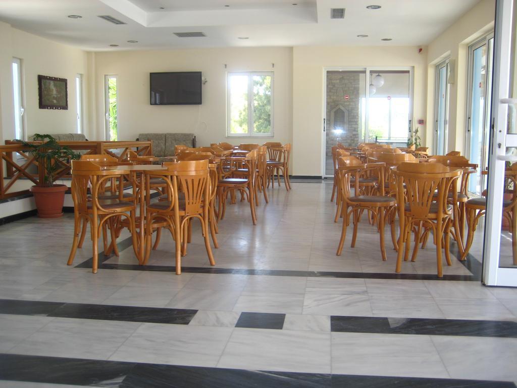 Zefiros Beach Hotel Mykali Екстериор снимка