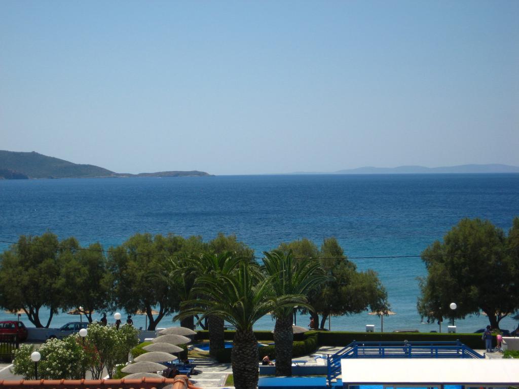Zefiros Beach Hotel Mykali Екстериор снимка