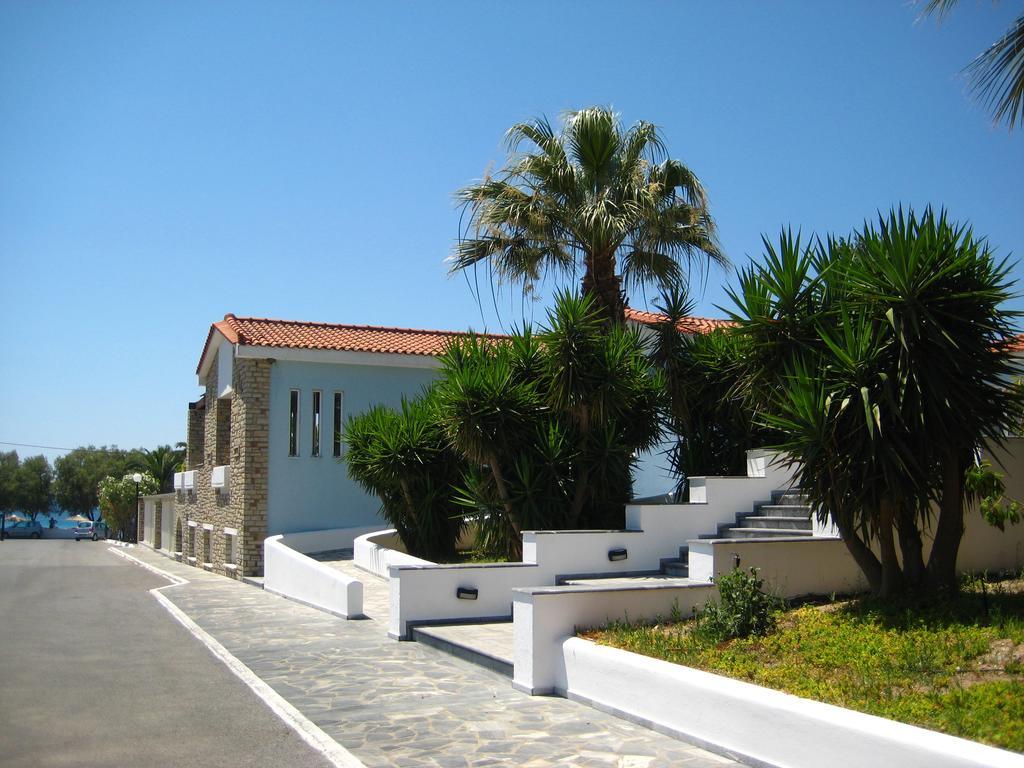 Zefiros Beach Hotel Mykali Екстериор снимка