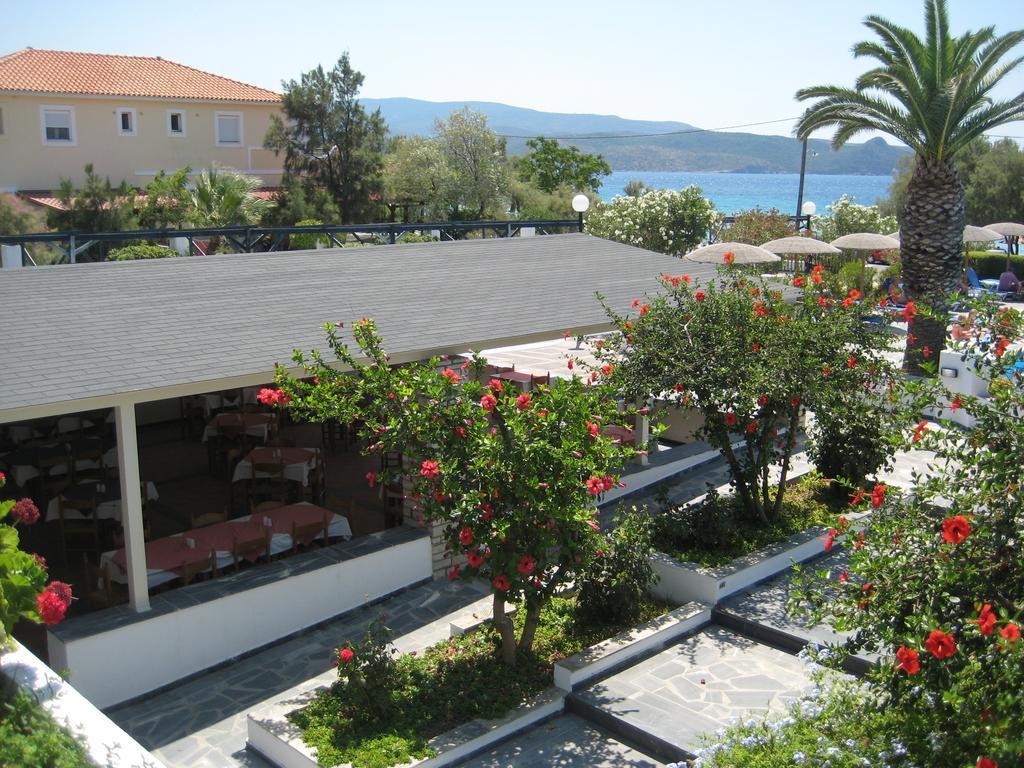 Zefiros Beach Hotel Mykali Екстериор снимка
