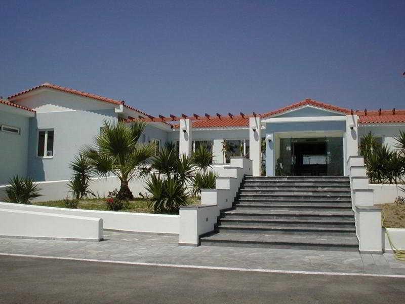 Zefiros Beach Hotel Mykali Екстериор снимка