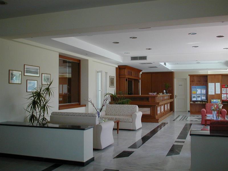 Zefiros Beach Hotel Mykali Екстериор снимка